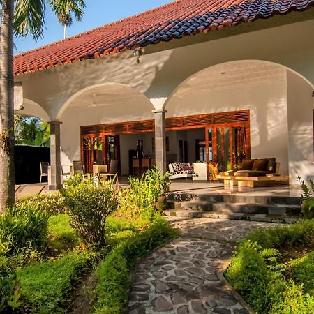 Villa Kelapa Lovina Екстериор снимка