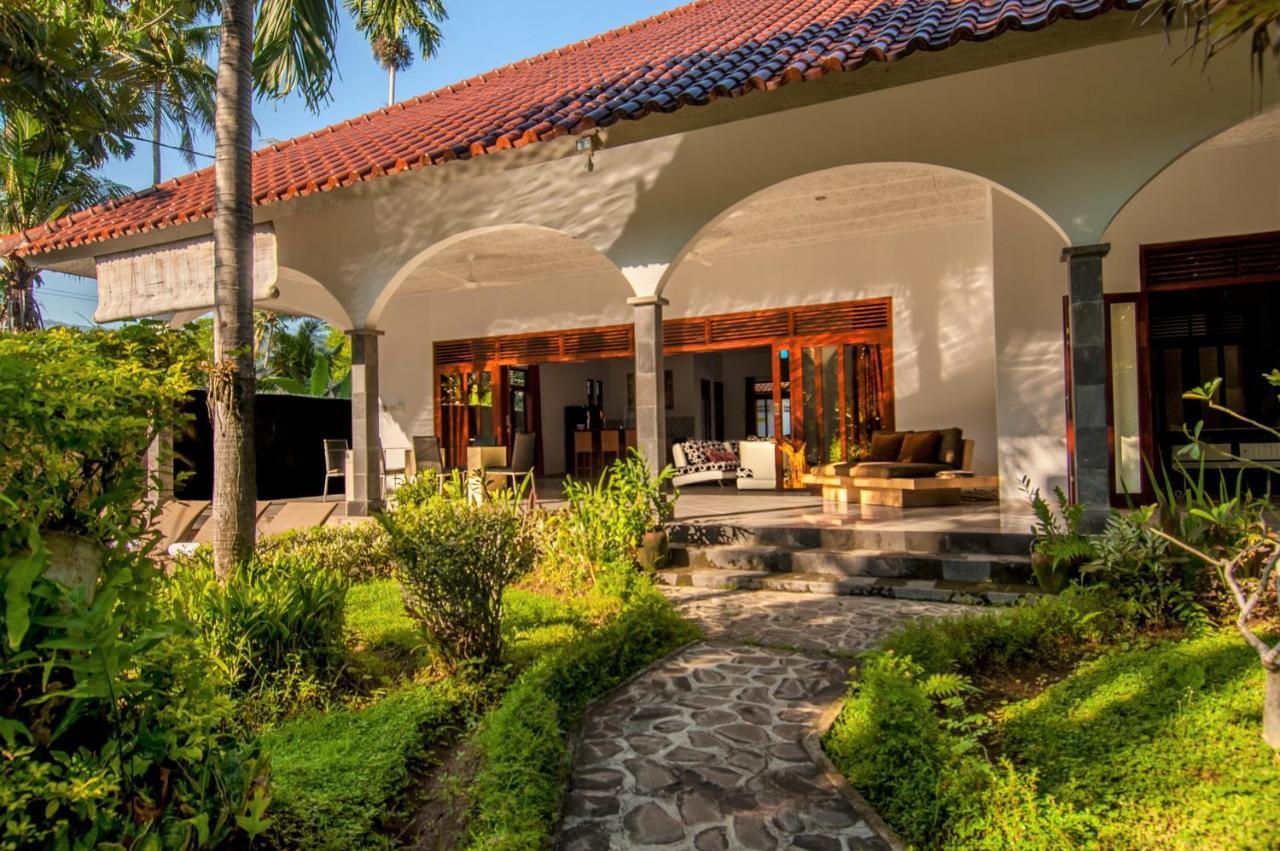 Villa Kelapa Lovina Екстериор снимка